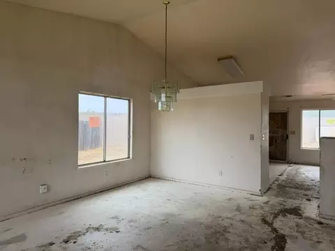 Living - 1299 Moonlight Dr, Ceres, CA 95307 photo 2 of 5