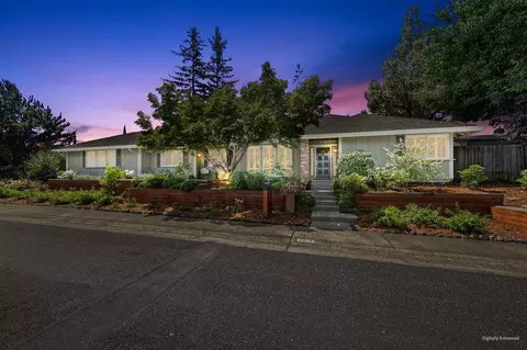 2218 Mclaren Dr, Roseville, CA 95661