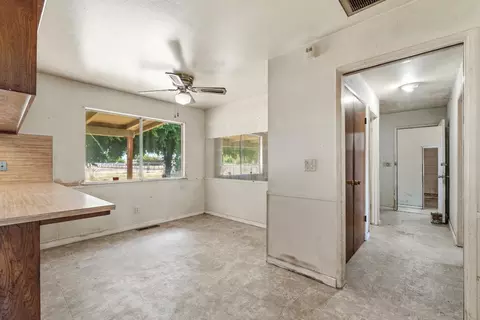 Entry Way - 3460 Roselle Ave, Modesto, CA 95355 photo 1 of 2
