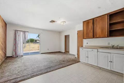 Living - 3460 Roselle Ave, Modesto, CA 95355 photo 5 of 7