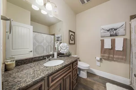 Bath - 21187 E Rose Clover Ln, Linden, CA 95236 photo 3 of 4