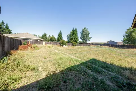 Exterior - 21187 E Rose Clover Ln, Linden, CA 95236 photo 7 of 12