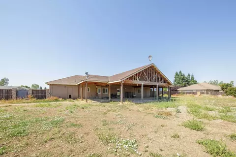 Exterior - 21187 E Rose Clover Ln, Linden, CA 95236 photo 11 of 12