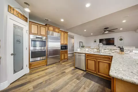 Kitchen - 21187 E Rose Clover Ln, Linden, CA 95236 photo 4 of 4