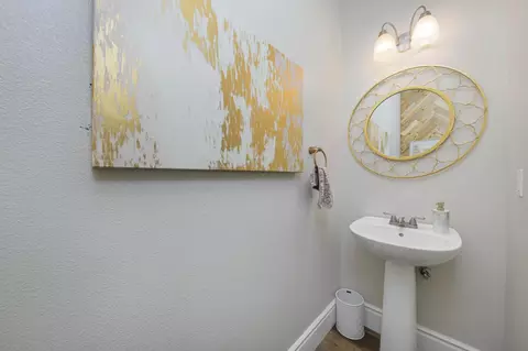 Bath - 21187 E Rose Clover Ln, Linden, CA 95236 photo 1 of 4