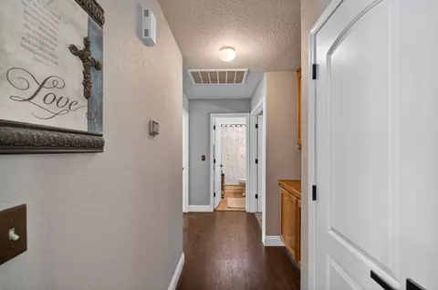 Entry Way - 1417 Remington Pl, Modesto, CA 95358 photo 3 of 4