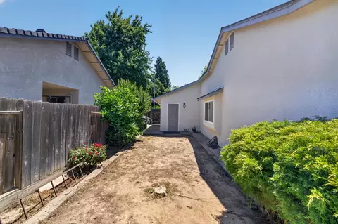 Exterior - 1417 Remington Pl, Modesto, CA 95358 photo 13 of 15