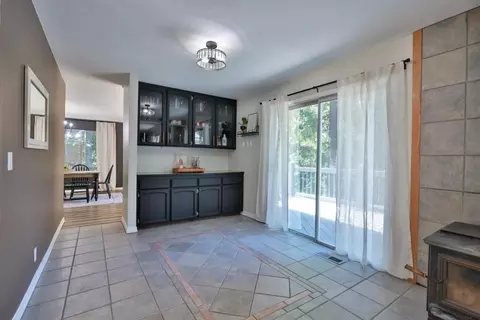 Dining - 5300 Earnshaw Way, Placerville, CA 95667 photo 4 of 4
