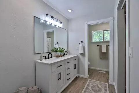 Bath - 5300 Earnshaw Way, Placerville, CA 95667 photo 1 of 5