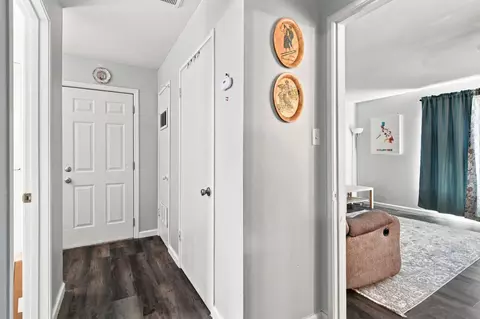 Entry Way - 221 W 1st St, Ripon, CA 95366 photo 2 of 4