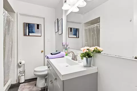 Bath - 221 W 1st St, Ripon, CA 95366 photo 1 of 2