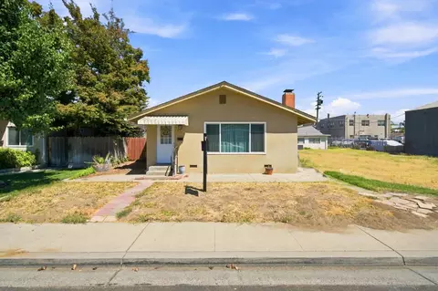 Exterior - 221 W 1st St, Ripon, CA 95366 photo 2 of 7