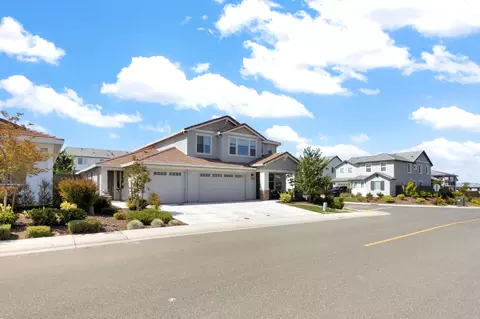 Exterior - 2940 Laredo Dr, Rocklin, CA 95765 photo 4 of 7