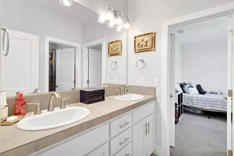 Bath - 2940 Laredo Dr, Rocklin, CA 95765 photo 4 of 8