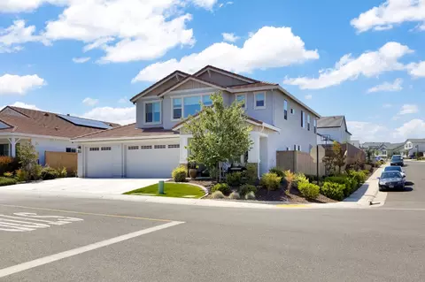 Exterior - 2940 Laredo Dr, Rocklin, CA 95765 photo 3 of 7