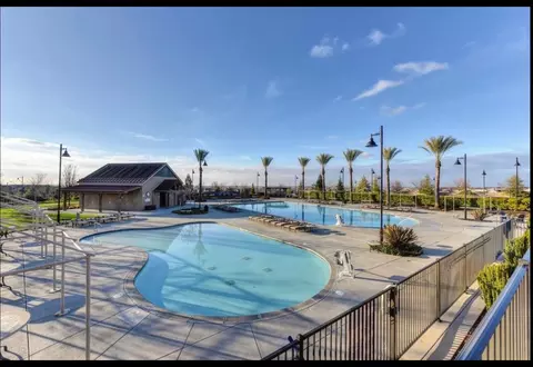Exterior - 2940 Laredo Dr, Rocklin, CA 95765 photo 6 of 7