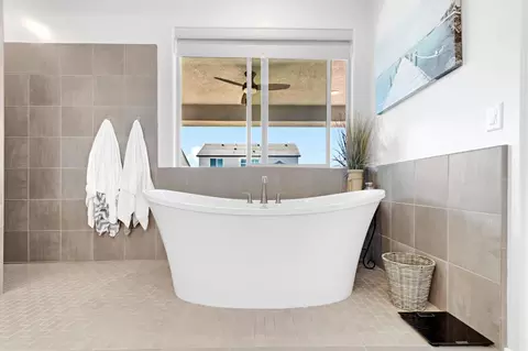 Bath - 2940 Laredo Dr, Rocklin, CA 95765 photo 6 of 8