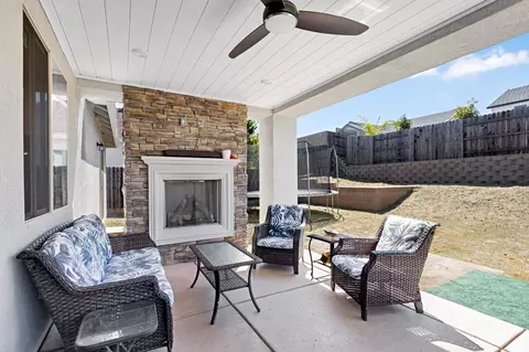 Exterior - 2940 Laredo Dr, Rocklin, CA 95765 photo 5 of 7
