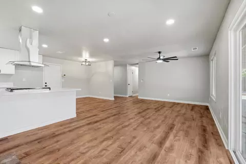 Living - 4105 Faith Ln, Modesto, CA 95355 photo 3 of 5