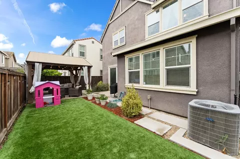 Exterior - 118 Chickadee Ln, Gilroy, CA 95020 photo 9 of 9