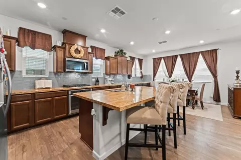 Kitchen - 118 Chickadee Ln, Gilroy, CA 95020 photo 1 of 3