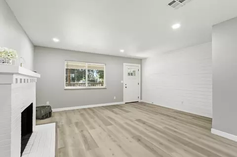 Living - 406 2nd St, Arbuckle, CA 95912 photo 4 of 5