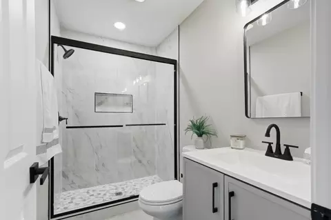 Bath - 406 2nd St, Arbuckle, CA 95912 photo 1 of 5