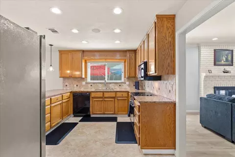 374 April Way, Manteca, CA 95336 photo 11
