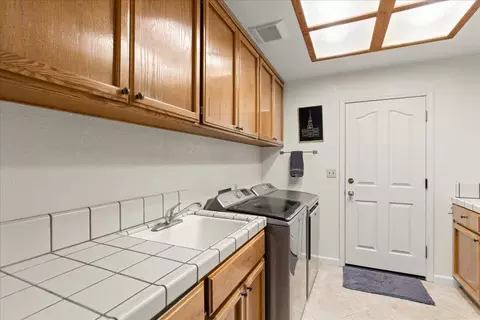 374 April Way, Manteca, CA 95336 photo 28