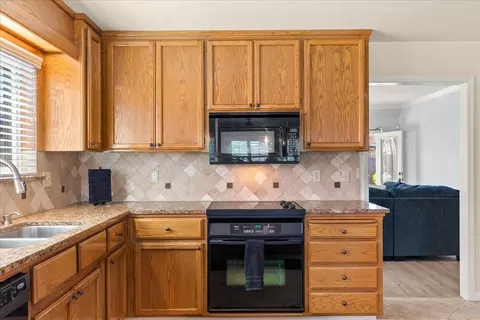 374 April Way, Manteca, CA 95336 photo 16