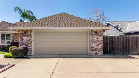 374 April Way, Manteca, CA 95336 photo 4