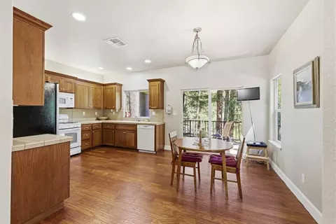 Kitchen - 4550 Newtown Rd, Placerville, CA 95667 photo 4 of 5