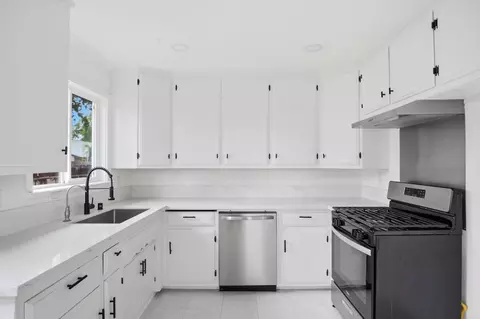 Kitchen - 1042 Grove Ave, Gustine, CA 95322 photo 3 of 5