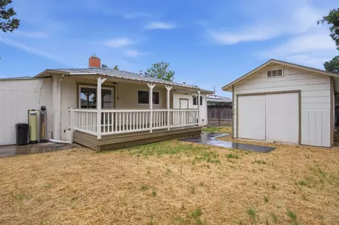 Exterior - 1042 Grove Ave, Gustine, CA 95322 photo 7 of 7