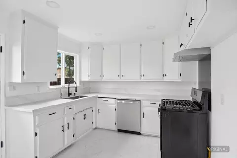 Kitchen - 1042 Grove Ave, Gustine, CA 95322 photo 2 of 5