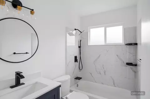 Bath - 1042 Grove Ave, Gustine, CA 95322 photo 2 of 4