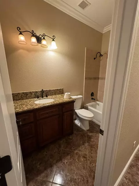 Bath - 6471 Samrath Ct, Winton, CA 95388 photo 2 of 2