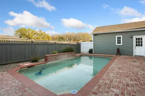 Exterior - 2736 Daisy Ln, Tracy, CA 95377 photo 6 of 10