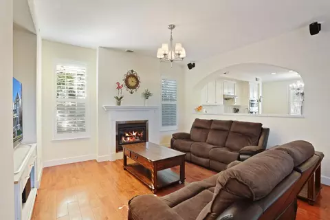 Living - 2736 Daisy Ln, Tracy, CA 95377 photo 4 of 4