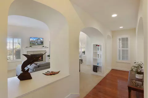 Entry Way - 2736 Daisy Ln, Tracy, CA 95377 photo 2 of 6