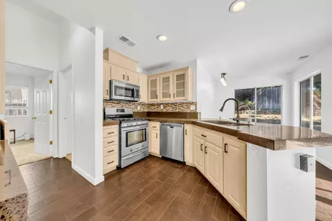 Kitchen - 4949 Juniper Hill Pl, Antelope, CA 95843 photo 2 of 3