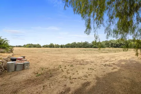 Exterior - 21907 Morris Rd, Crows Landing, CA 95313 photo 6 of 10