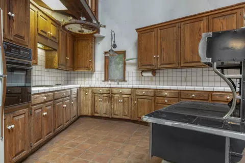 Kitchen - 21907 Morris Rd, Crows Landing, CA 95313 photo 1 of 4