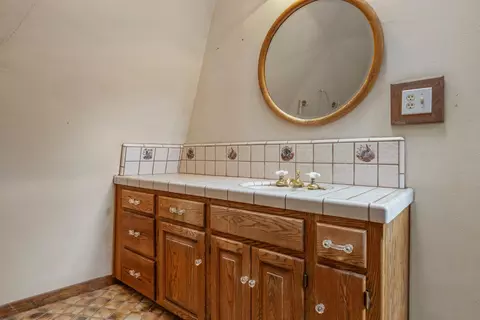 Bath - 21907 Morris Rd, Crows Landing, CA 95313 photo 3 of 5