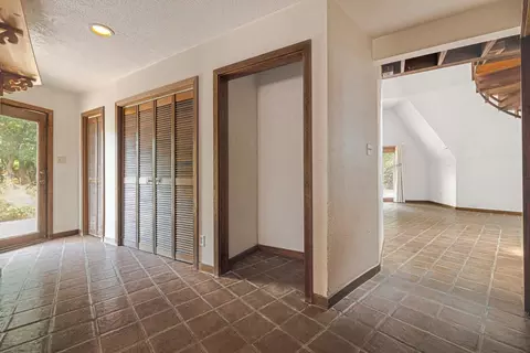 Entry Way - 21907 Morris Rd, Crows Landing, CA 95313 photo 4 of 12
