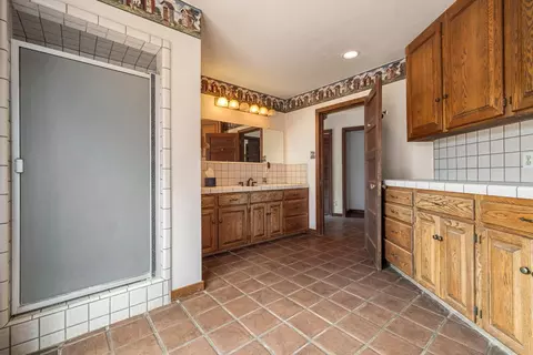 Bath - 21907 Morris Rd, Crows Landing, CA 95313 photo 2 of 5