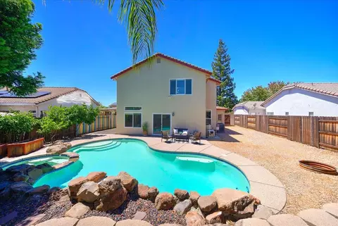 Exterior - 2835 Augusta Ct, Rocklin, CA 95765 photo 2 of 13