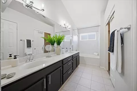 Bath - 2835 Augusta Ct, Rocklin, CA 95765 photo 2 of 4