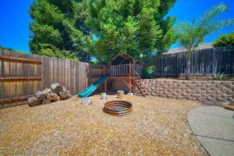 Exterior - 2835 Augusta Ct, Rocklin, CA 95765 photo 7 of 13
