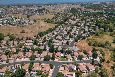 View/Area - 2835 Augusta Ct, Rocklin, CA 95765 photo 6 of 10